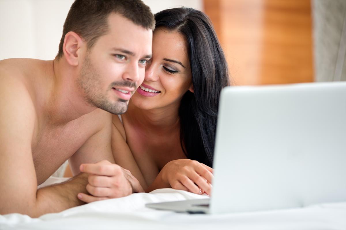 Pornos mit deinem Partner zu schauen, hat verblüffende Vorteile